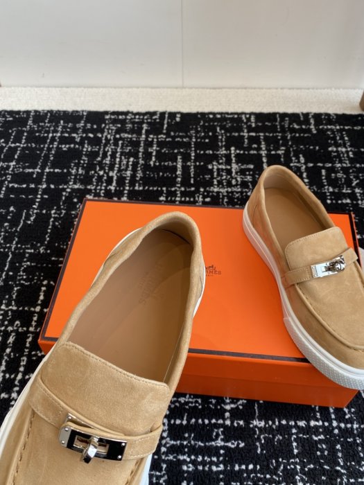 Лоферы кожаные женские фото 8