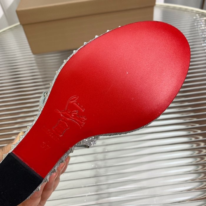 Босоножки фото 8