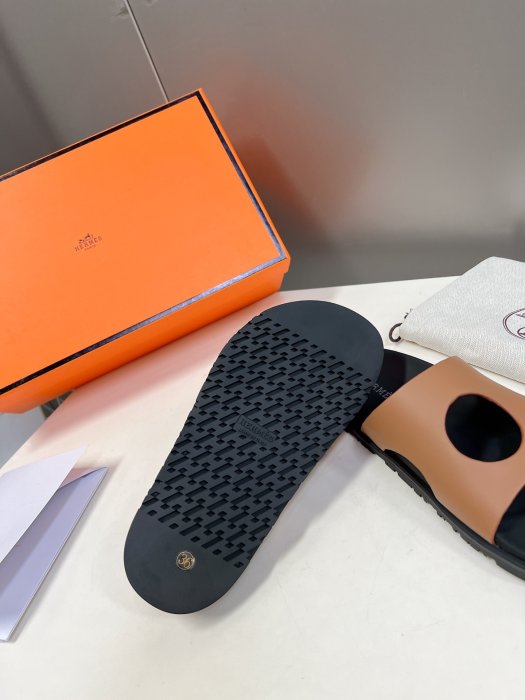 Шлепанцы женские фото 9