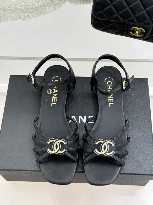 Босоножки фото 4