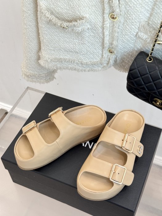 Шлепанцы женские фото 2