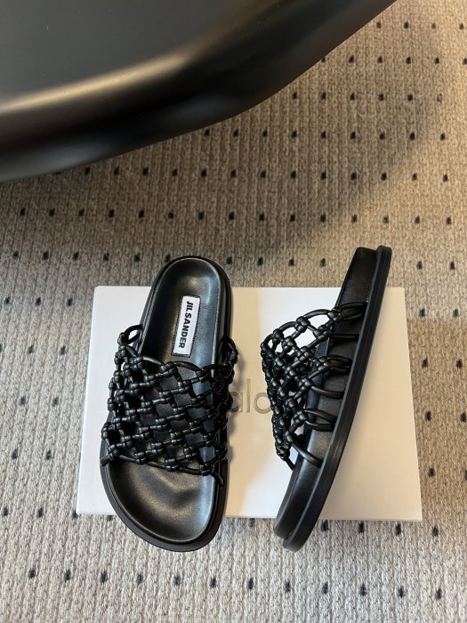 Шльопанці жіночі фото 5