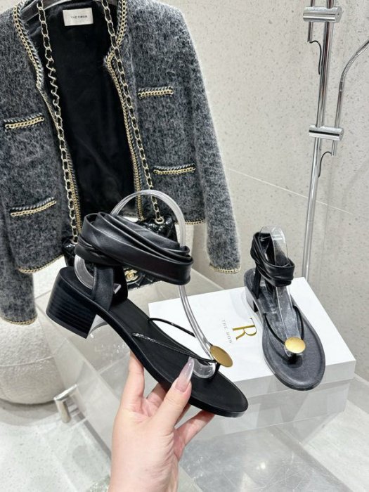 Босоножки фото 5