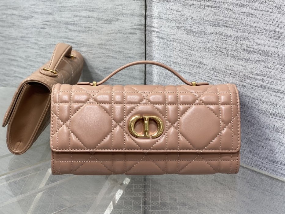 Сумка Miss Caro 24 см