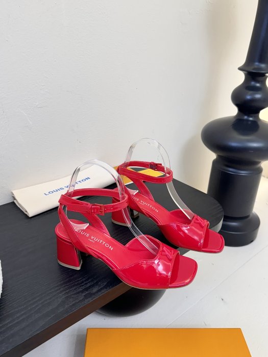 Босоножки фото 2