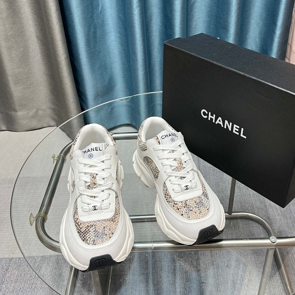 Кроссовки женские фото 3