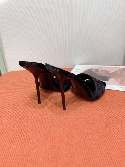 Босоножки фото 5