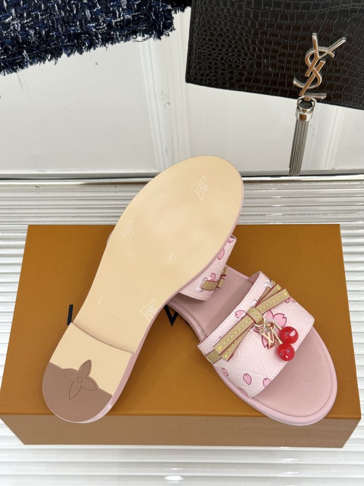 Шлепанцы женские фото 9