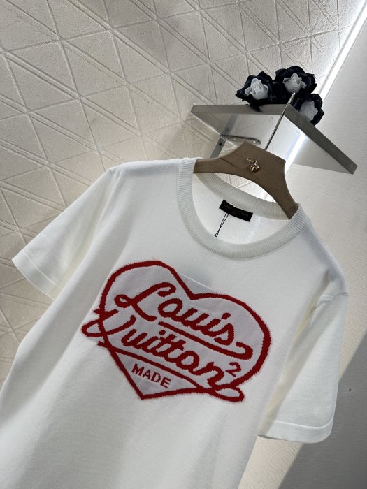 T-shirt women's фото 8