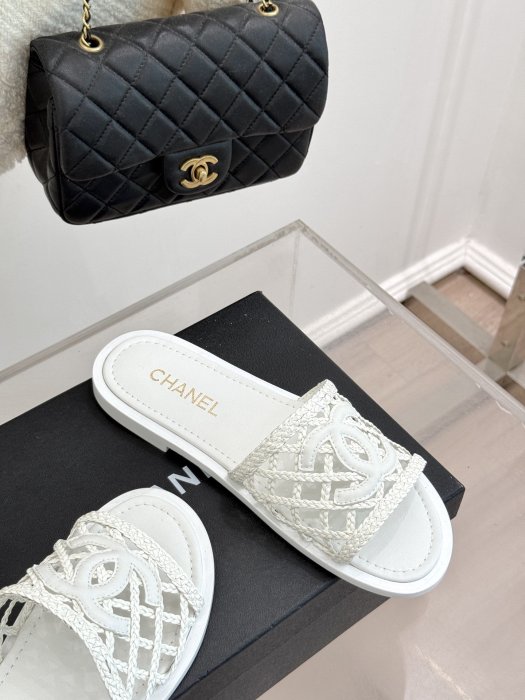 Шлепанцы фото 5