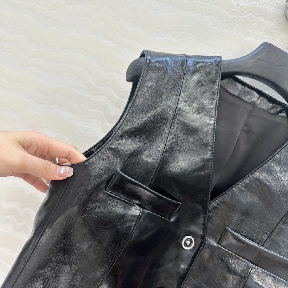 Vest leather female фото 3