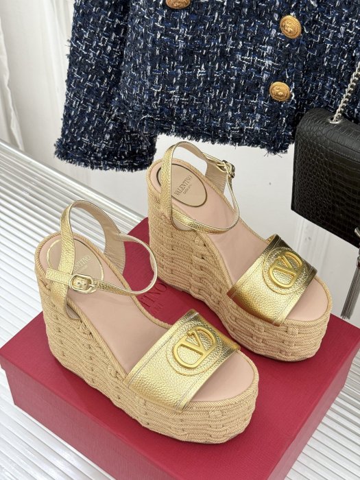 Босоножки фото 3