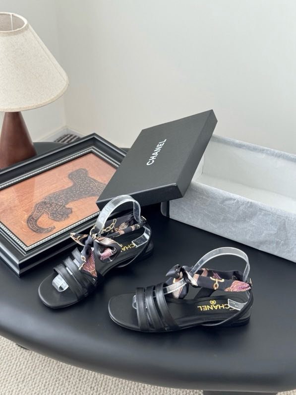 Сандалии женские фото 4