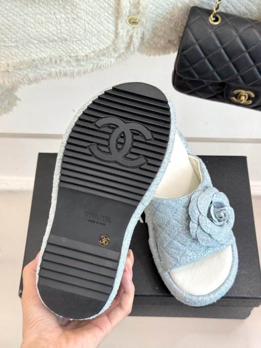 Шлепанцы женские фото 9