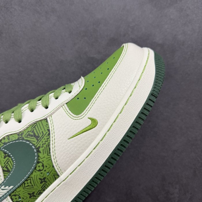 Кроссовки Nike Air Force 1 Low 07 x Louis Vuitton фото 5
