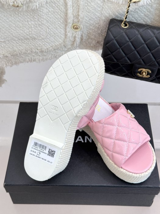 Шлепанцы женские фото 9