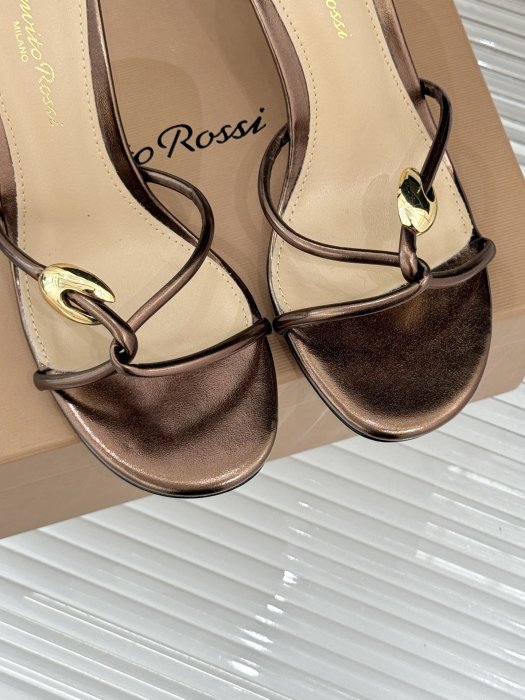 Sandals on stud фото 7