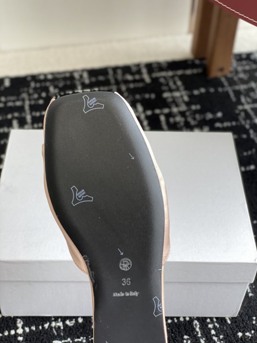 Шлепанцы женские фото 9