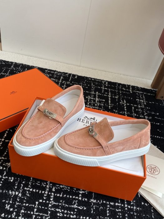 Лоферы кожаные женские фото 3