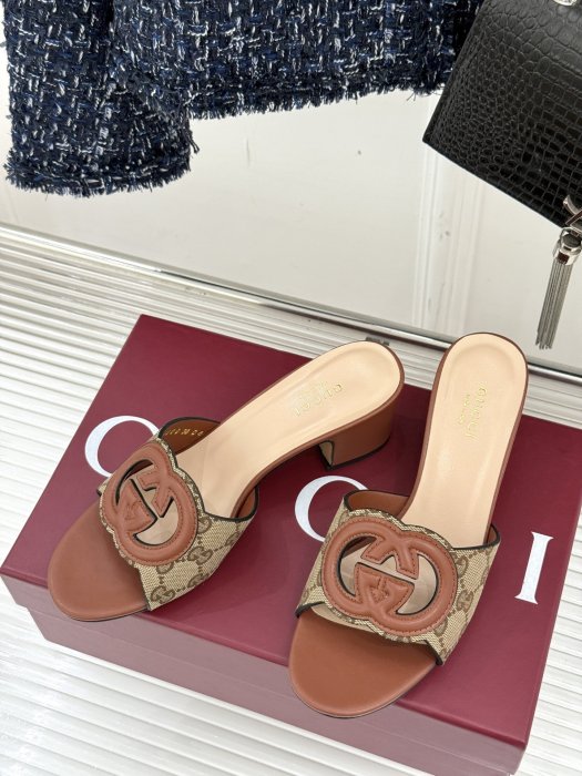 Босоножки фото 2