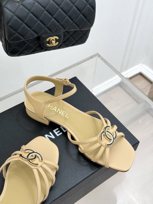 Босоножки фото 5