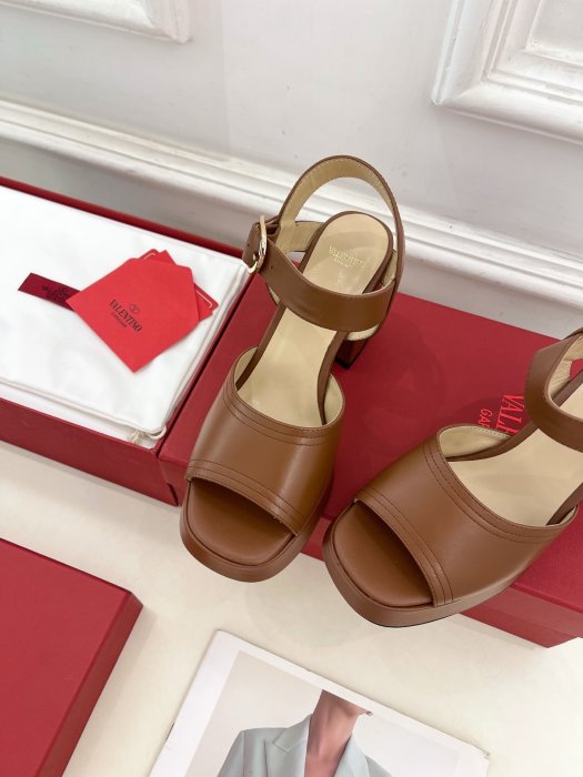 Босоножки фото 5