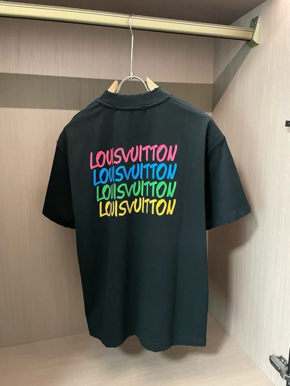 Costume male (T-shirt and shorts) фото 3