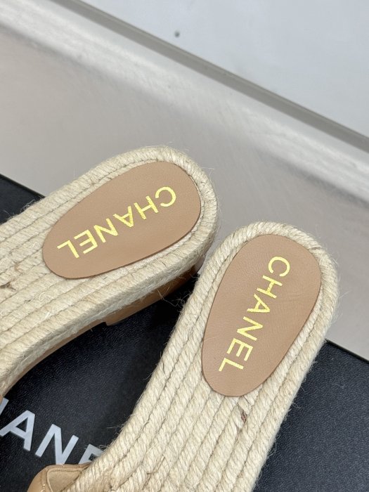 Шлепанцы женские фото 8