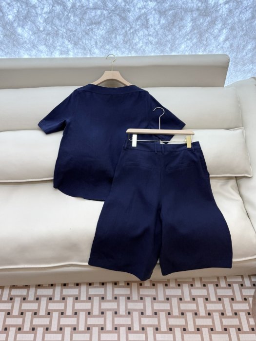 Костюм жіночий фото 4