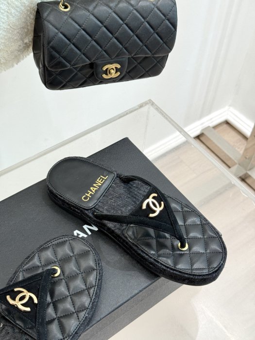 Шлепанцы женские фото 5