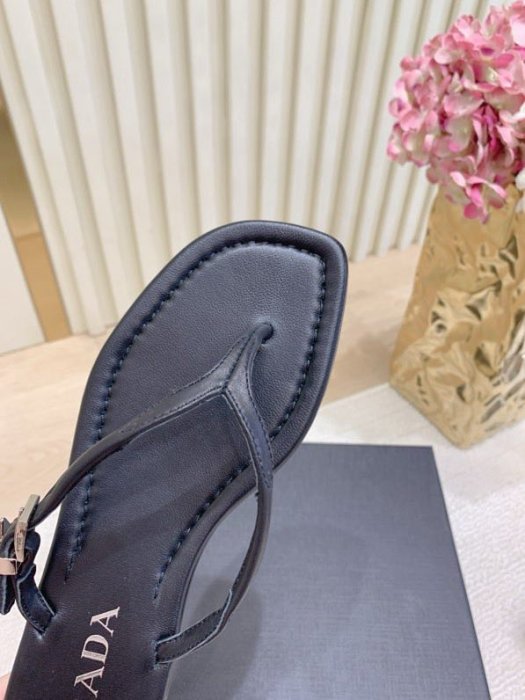 Шлепанцы женские фото 2