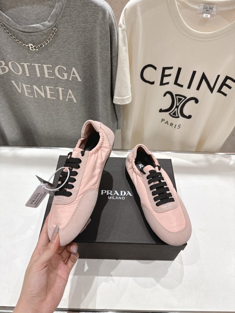 Кроссовки женские фото 3