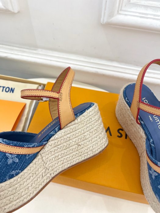 Босоножки фото 8