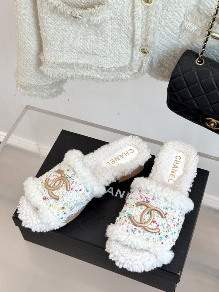 Шлепанцы женские фото 2