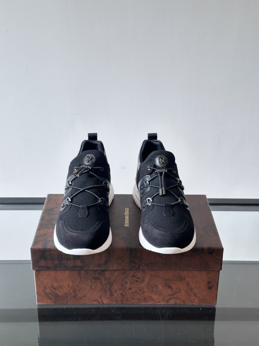 Кросівки фото 2