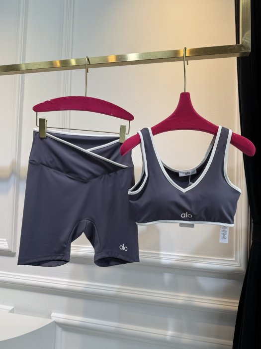 Костюм спортивний жіночий