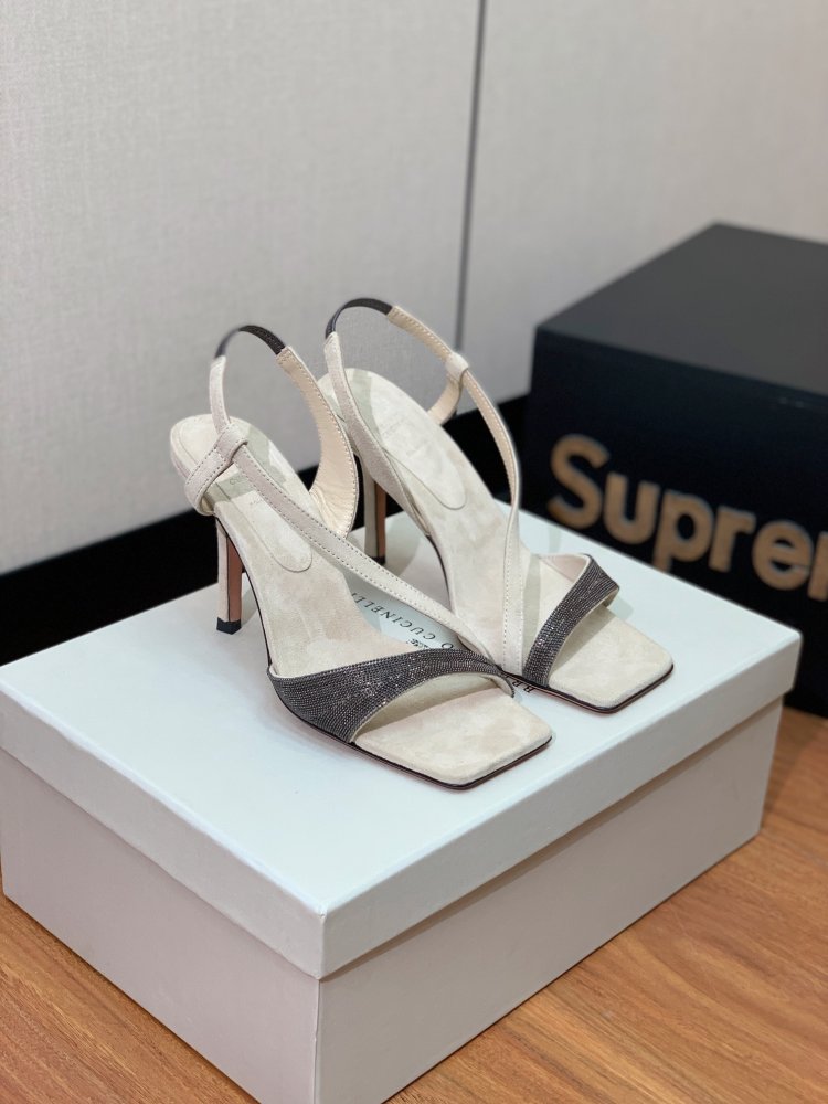 Босоножки фото 3