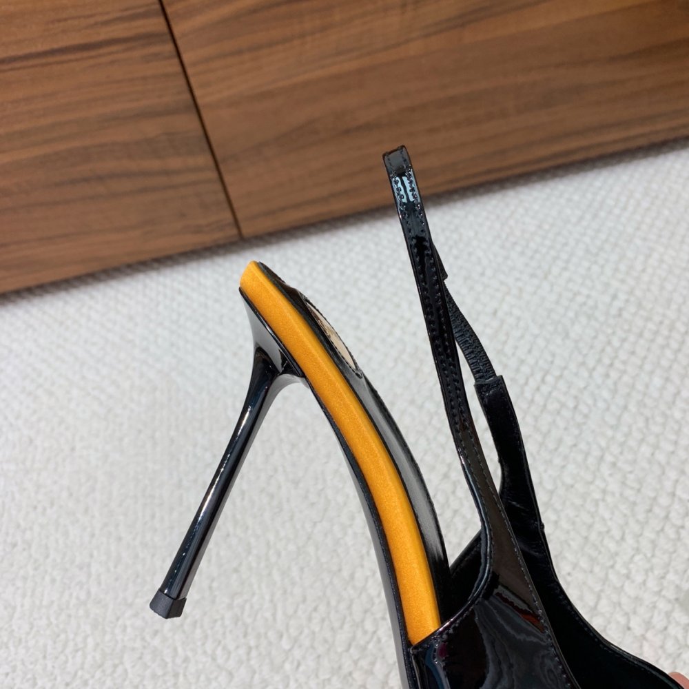 Босоножки фото 9