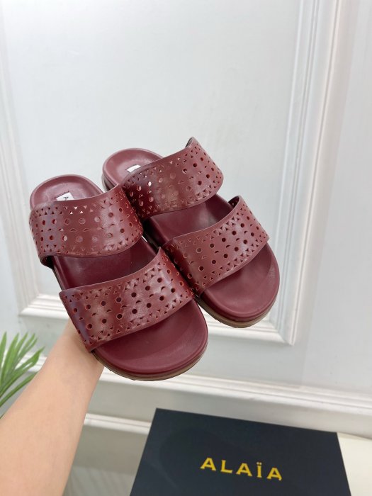 Шлепанцы женские фото 5