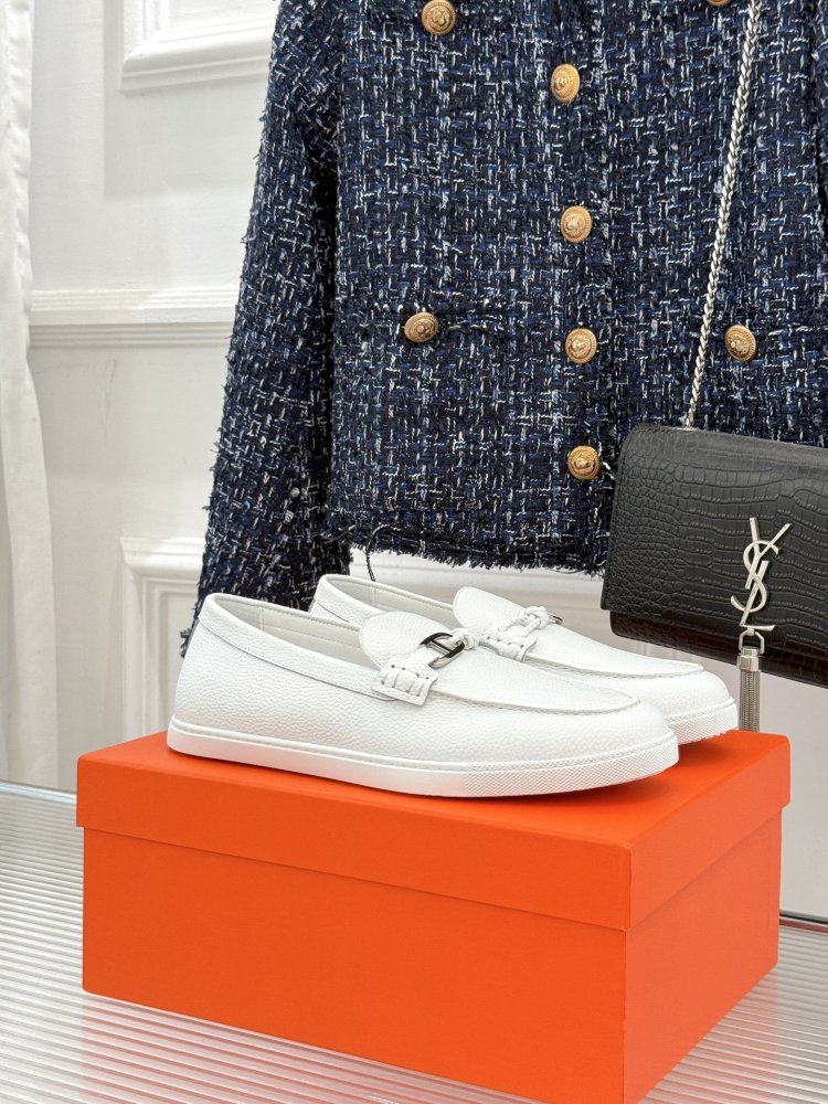 Лоферы жіночі