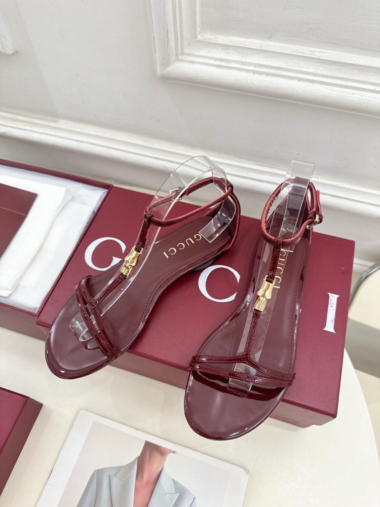 Босоножки фото 2