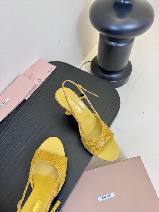 Босоножки фото 4