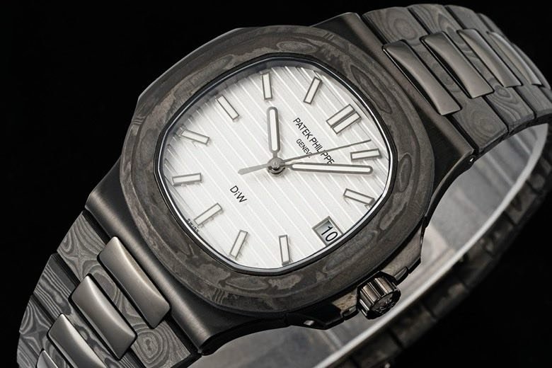 Clock Wrist Patek Philippe Nautilus 5711 фото 3