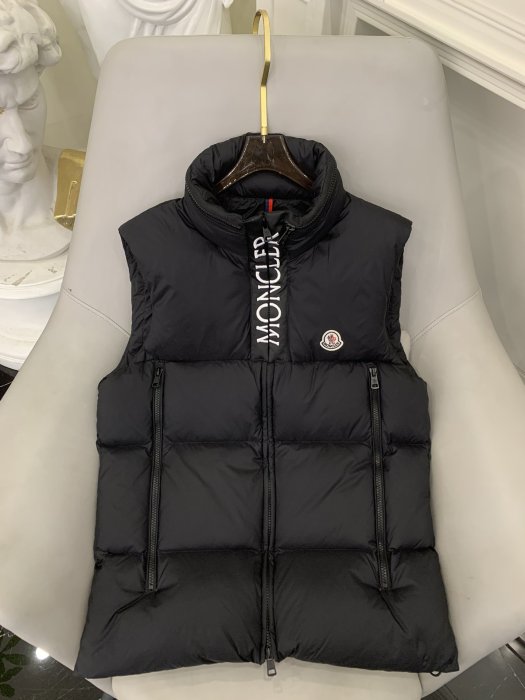 Vest women's