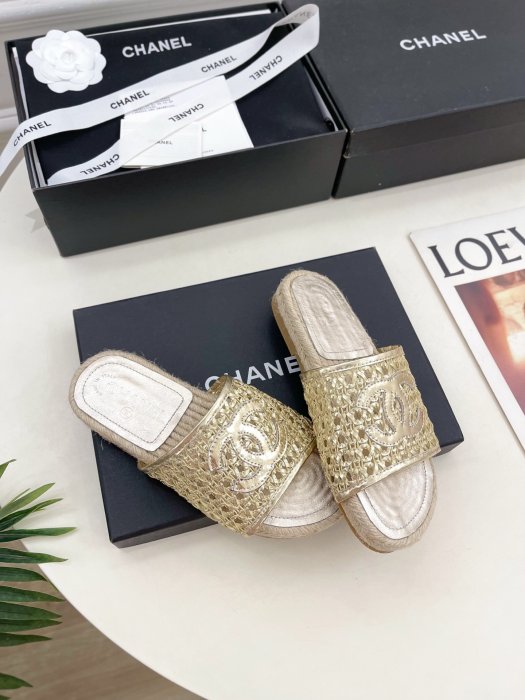 Шлепанцы женские фото 2