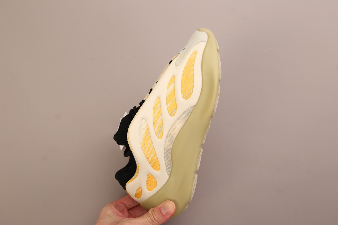 Кроссовки Yeezy 700 V3 Safflower - G54853 фото 6