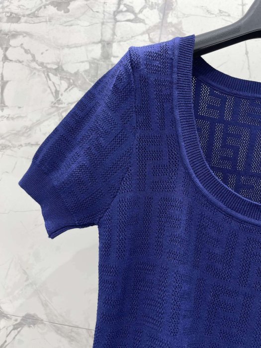 T-shirt women's фото 4