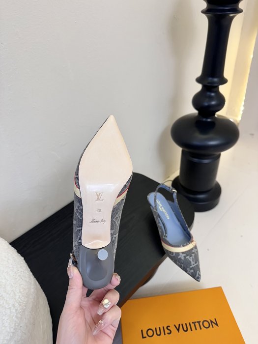 Босоножки фото 6