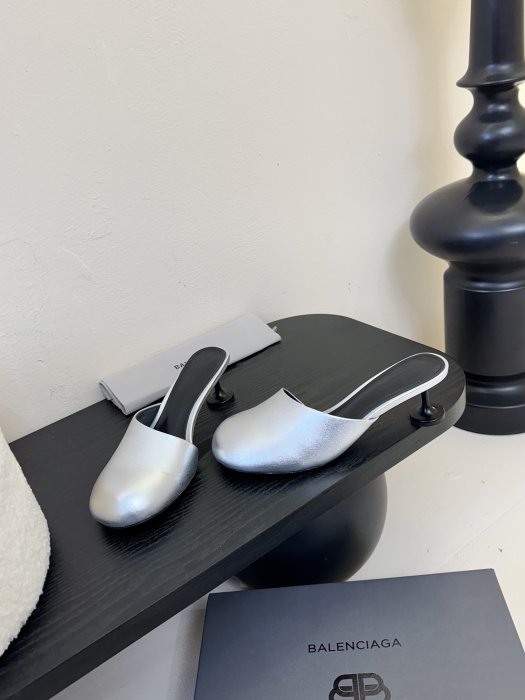 Шлепанцы женские фото 3