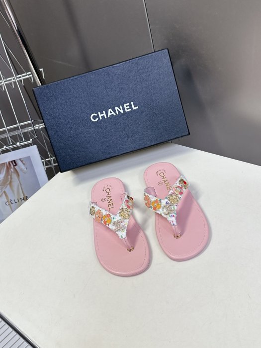 Шльопанці жіночі